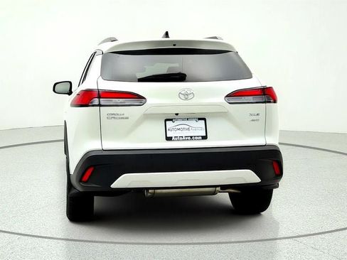 Used 2025 Toyota Corolla Cross XLE w/ Convenience Package AWD/4WD image 6