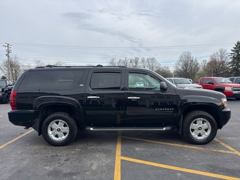 Used 2014 Chevrolet Suburban LT AWD/4WD image 5