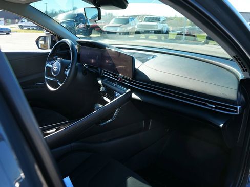 Used 2024 Hyundai Elantra SEL w/ Convenience Package image 20