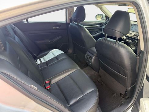 Used 2019 Nissan Altima 2.5 SL FWD image 12