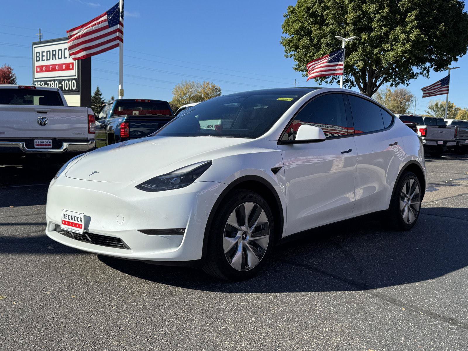 Used 2022 Tesla Model Y Long Range AWD/4WD image 3