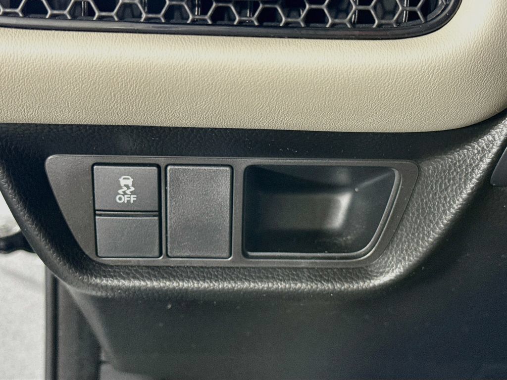 Used 2025 Honda HR-V LX image 18