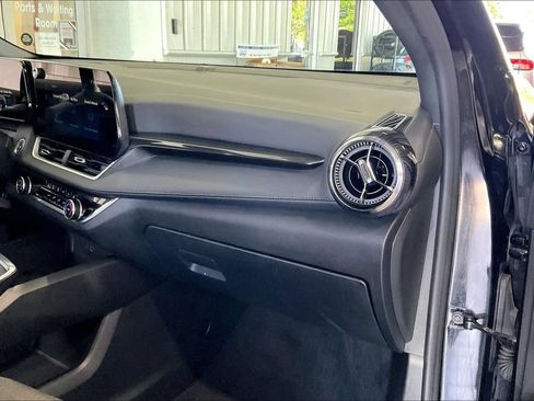Used 2025 Chevrolet Equinox LT AWD/4WD image 22
