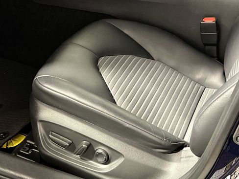 Used 2022 Toyota Camry SE w/ Cold Weather Package image 14