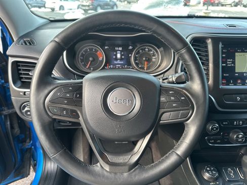 Used 2019 Jeep Cherokee Trailhawk image 23