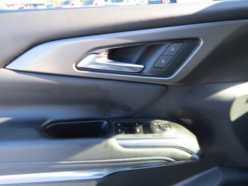 New 2025 Chevrolet Traverse LT image 16