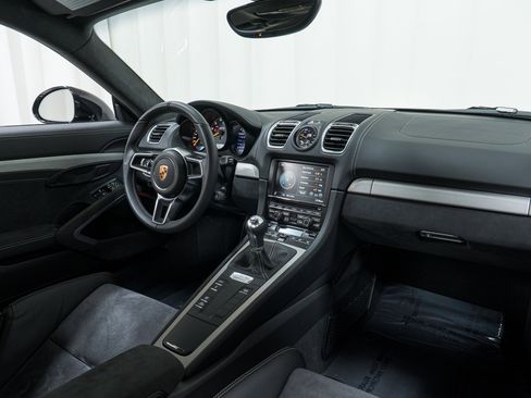 Used 2016 Porsche Cayman GT4 image 21