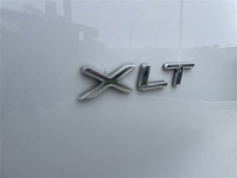 Used 2018 Ford Transit 350 XLT image 31