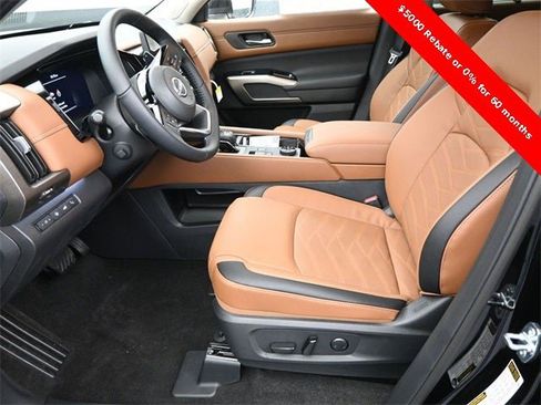 New 2025 Nissan Pathfinder Platinum image 9