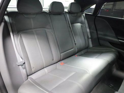 Used 2022 Lucid Air Grand Touring image 40