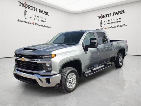 Used 2026 Chevrolet Silverado 2500 LT AWD/4WD image 1