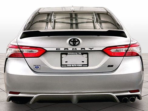 Used 2020 Toyota Camry SE w/ Convenience Package image 4