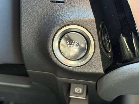 Used 2025 Lexus ES 350 w/ Premium Package FWD image 25