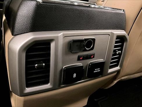 Used 2017 Ford F150 Lariat w/ Equipment Group 502A Luxury AWD/4WD image 33