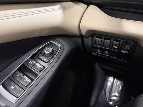 Used 2019 Subaru Ascent Limited image 6