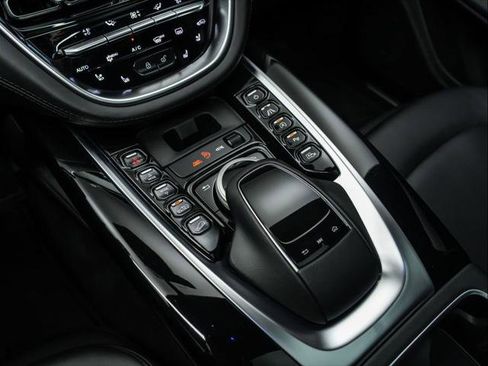 Used 2021 Aston Martin DBX image 9
