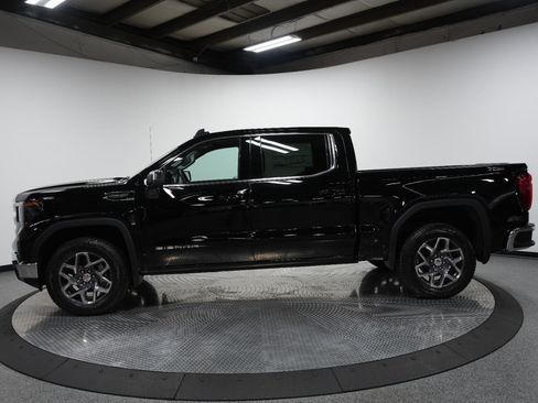 New 2026 GMC Sierra 1500 SLE image 5