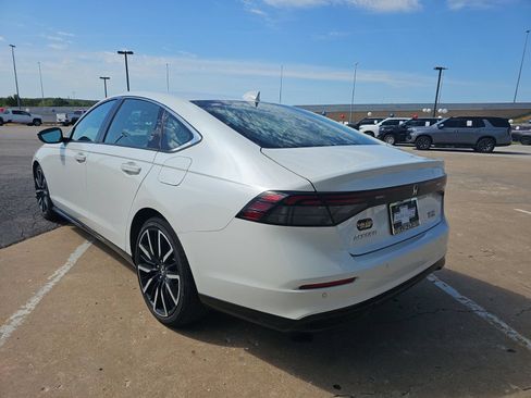 Used 2024 Honda Accord Touring image 6