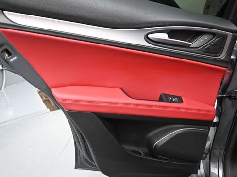 Used 2018 Alfa Romeo Stelvio Sport w/ Quick Order Package 22J Sport image 17