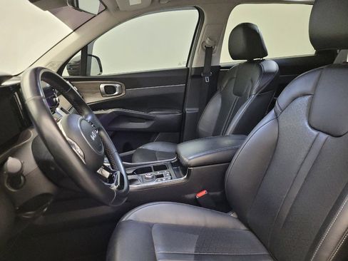 Used 2022 Kia Sorento EX w/ Panoramic Sunroof Package FWD image 17