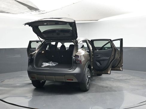 New 2026 Nissan Kicks SV w/ Charging Package image 44