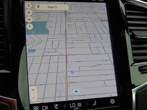 Certified 2025 Volvo XC90 B6 Plus image 27