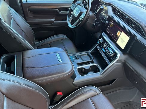 Used 2024 GMC Sierra 3500 Denali w/ Denali Reserve Package AWD/4WD image 16
