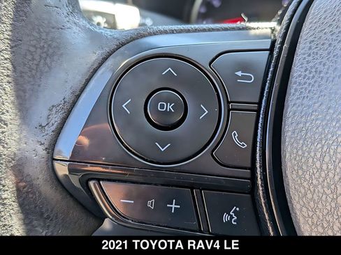 Used 2021 Toyota RAV4 LE FWD image 21