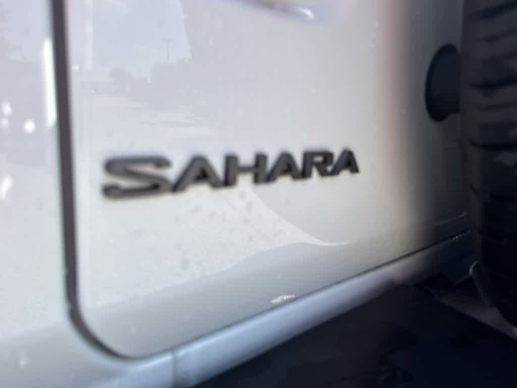 Used 2025 Jeep Wrangler Unlimited Sahara AWD/4WD image 11