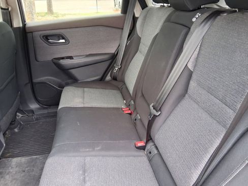 Used 2023 Nissan Rogue SV image 11