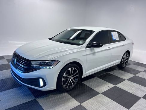 Certified 2024 Volkswagen Jetta Sport FWD image 3