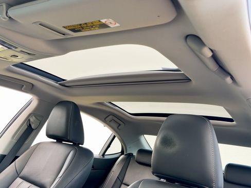 Used 2018 Lexus ES 350 w/ Ultra Luxury Package FWD image 27