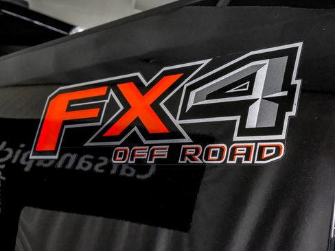 Used 2022 Ford F250 Platinum w/ FX4 Off-Road Package image 48