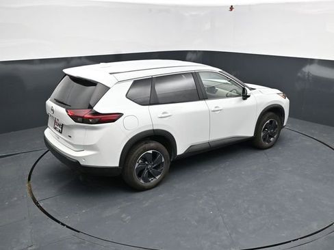 Used 2025 Nissan Rogue SV image 45