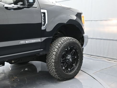 Used 2017 Ford F350 XLT w/ XLT Premium Package image 43