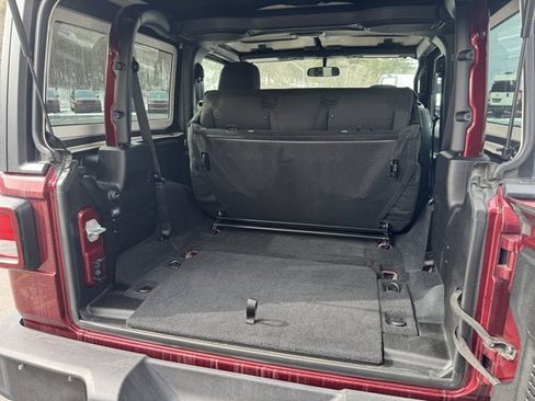 Used 2022 Jeep Wrangler Sport image 6
