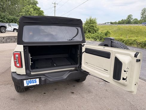 Used 2025 Ford Bronco Outer Banks AWD/4WD image 12