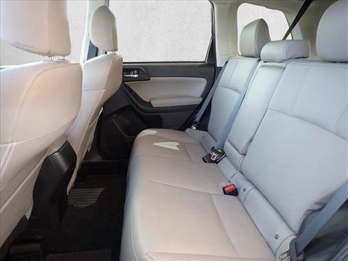Used 2016 Subaru Forester 2.5i Limited AWD/4WD image 8
