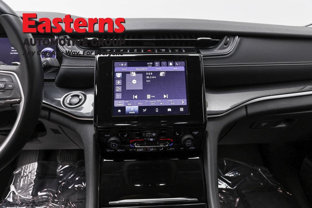 Used 2022 Jeep Grand Cherokee L Laredo w/ Luxury Tech Group I AWD/4WD image 13