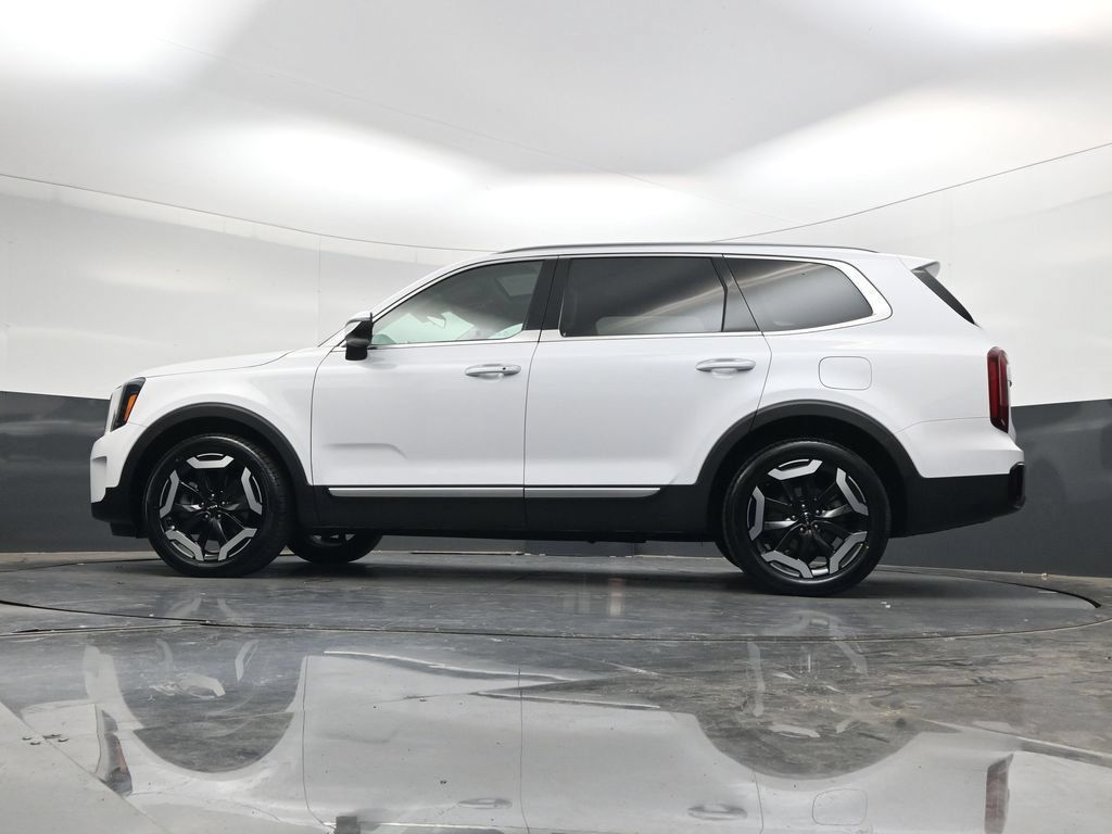 Used 2025 Kia Telluride S AWD/4WD image 40