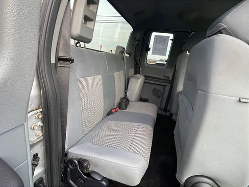 Used 2012 Ford F250 XLT w/ Snow Plow Prep Pkg image 29