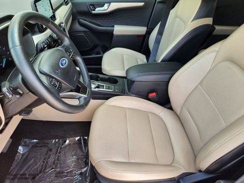 Used 2020 Ford Escape SEL image 4