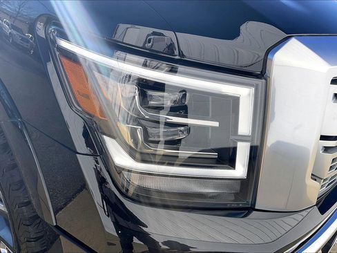 Used 2022 Nissan Titan Platinum Reserve w/ Moonroof Package image 33