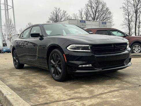 Used 2023 Dodge Charger SXT w/ Blacktop Package image 4