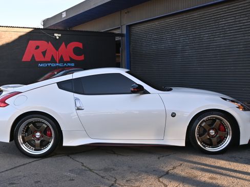 Used 2015 Nissan 370Z NISMO image 6