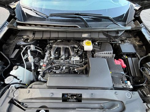 Used 2025 Nissan Pathfinder SV FWD image 35