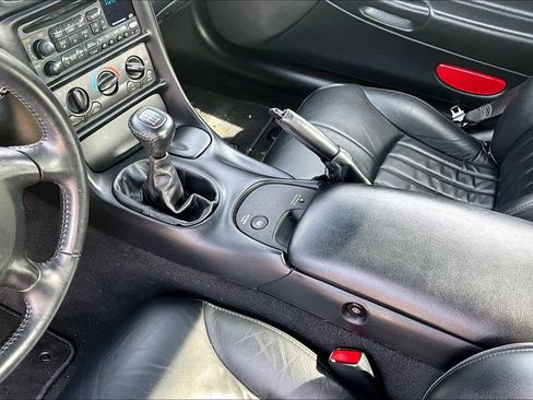 Used 2002 Chevrolet Corvette Coupe image 15