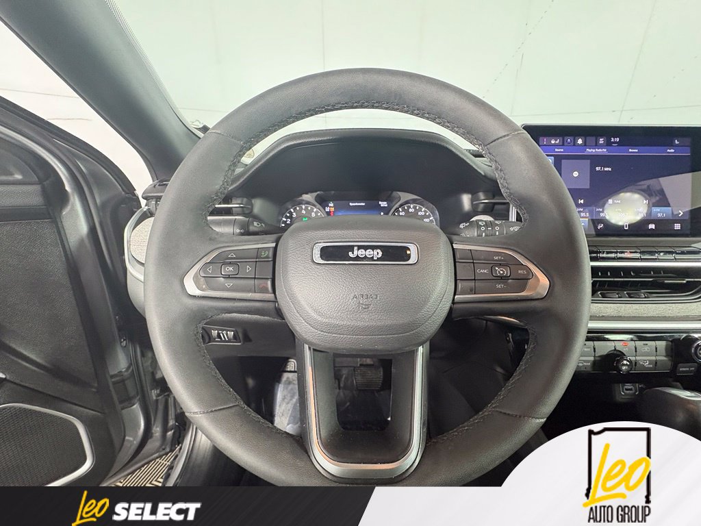 Used 2024 Jeep Compass Latitude AWD/4WD image 11