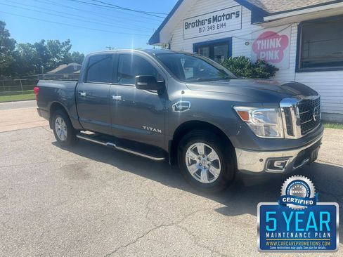 Used 2017 Nissan Titan SV AWD/4WD image 1