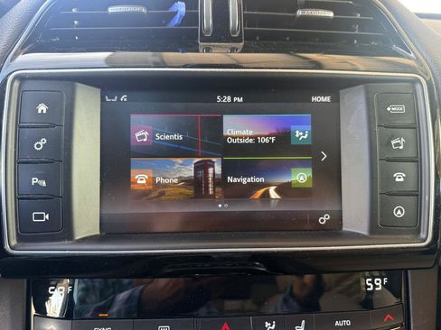 Used 2018 Jaguar F-PACE Prestige AWD/4WD image 17